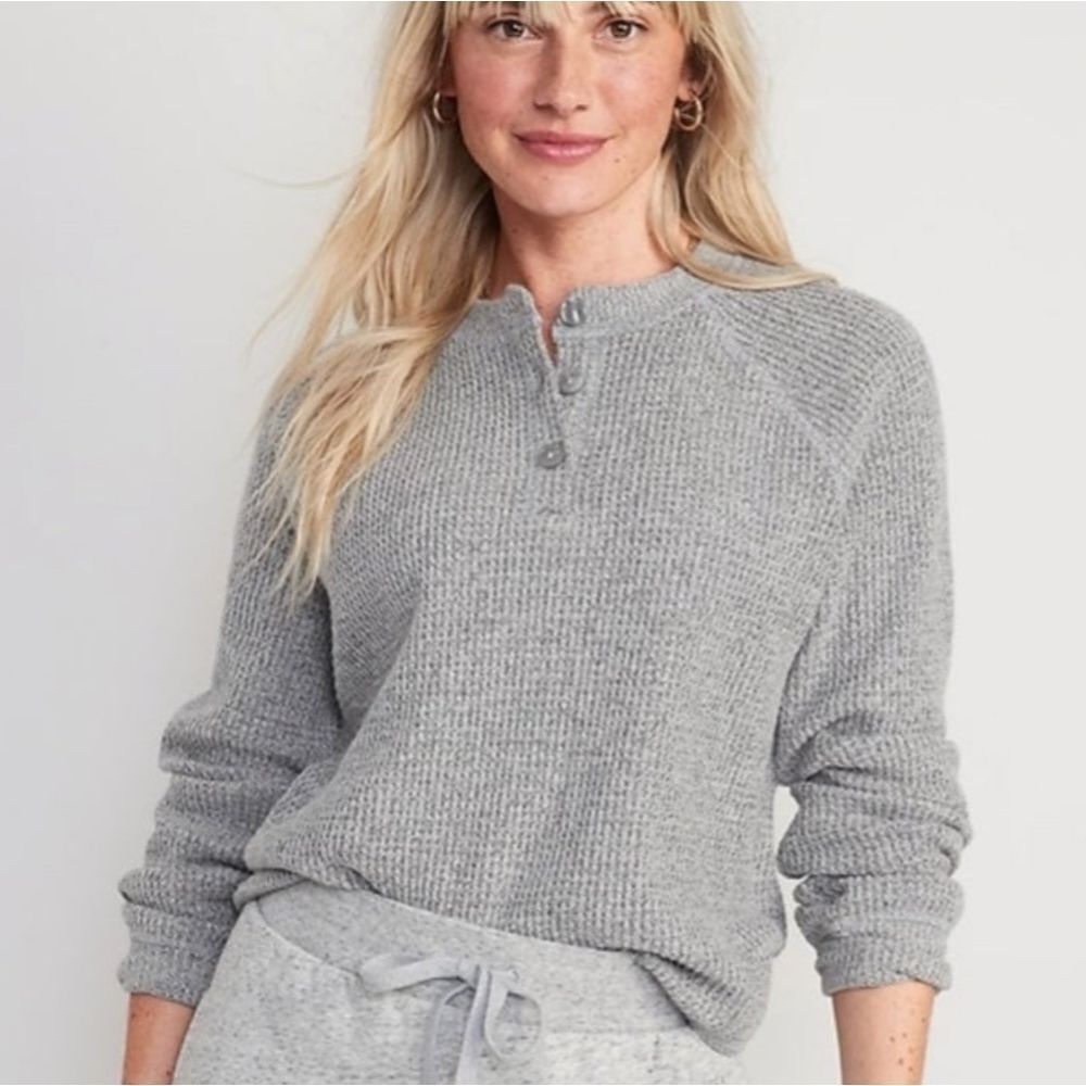 Old Navy Gray Oversized Cozy Waffle Henley Cropped Top Size Small - Picture 10 of 12
